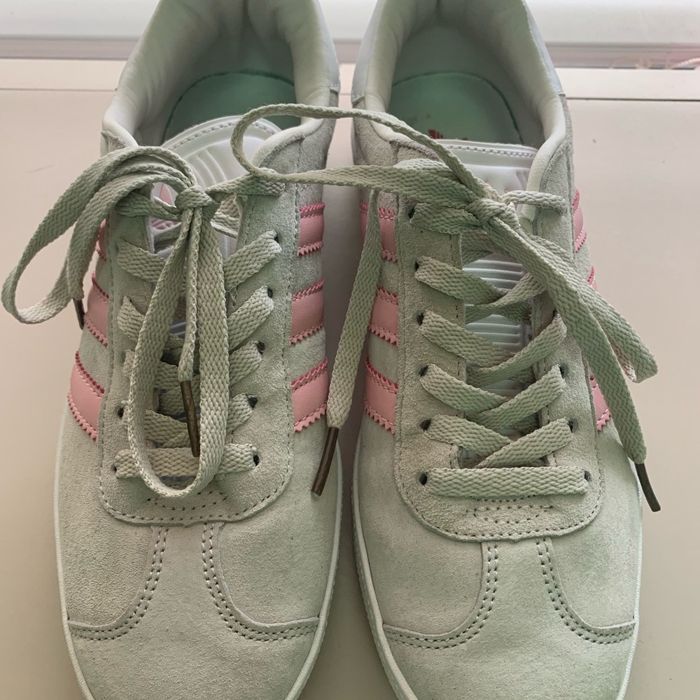 Adidas Women's Grey and Pink Gazelles